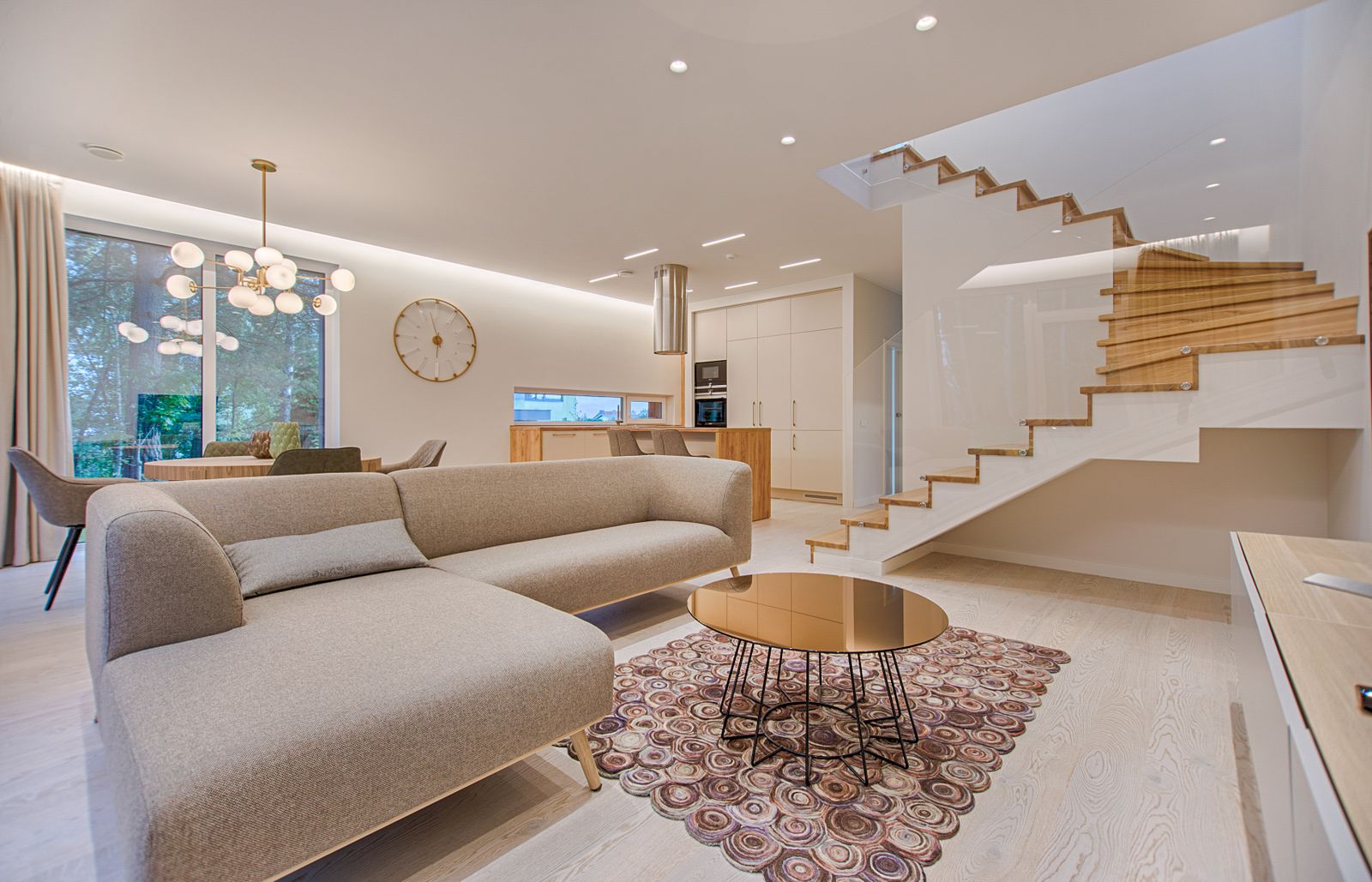 Un salón luminoso